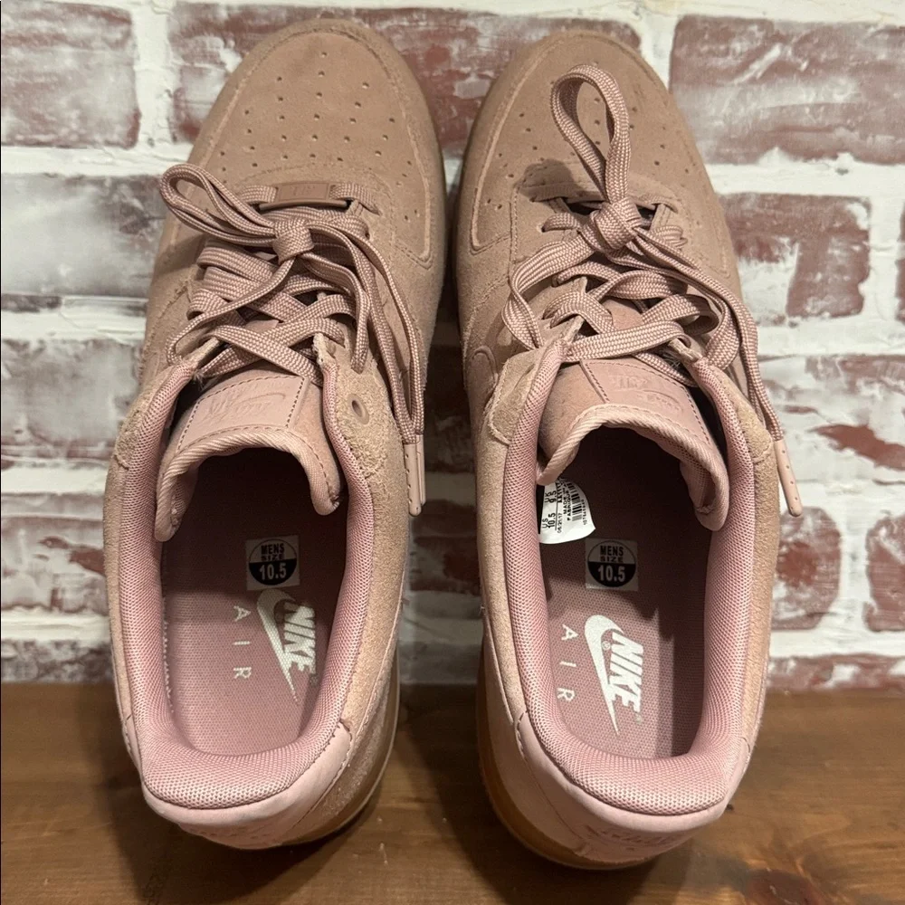 Nike Air Force 1 07 LV8 Suede 'Particle Pink Gum AA1117 600‎ Men’s Sz 10.5 Rare